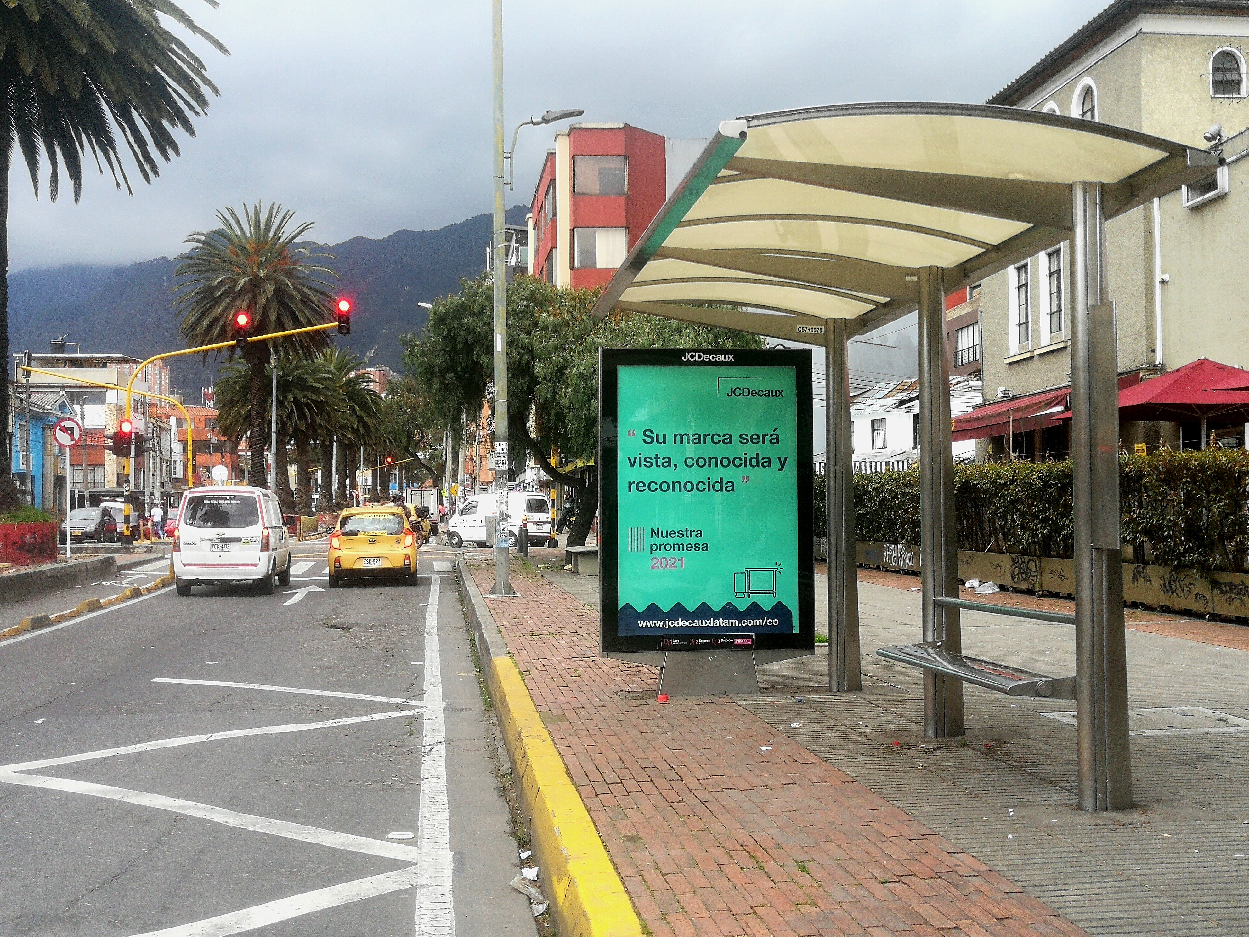 Lanzan convocatoria para pintar paraderos de buses con grafiti en Bogotá
