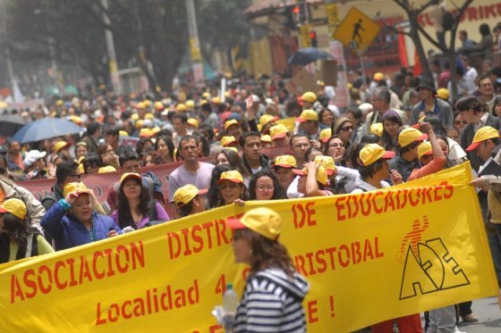 Docentes advierten sobre posible paro nacional