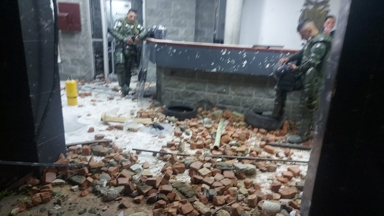 Vandalismo en Cundinamarca: atacaron la estación de Policía en Madrid