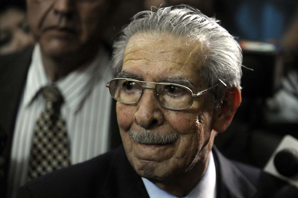 Efraín Ríos Montt había fue  condenado a 80 años de prisión por crímenes contra la humanidad.   / AFP