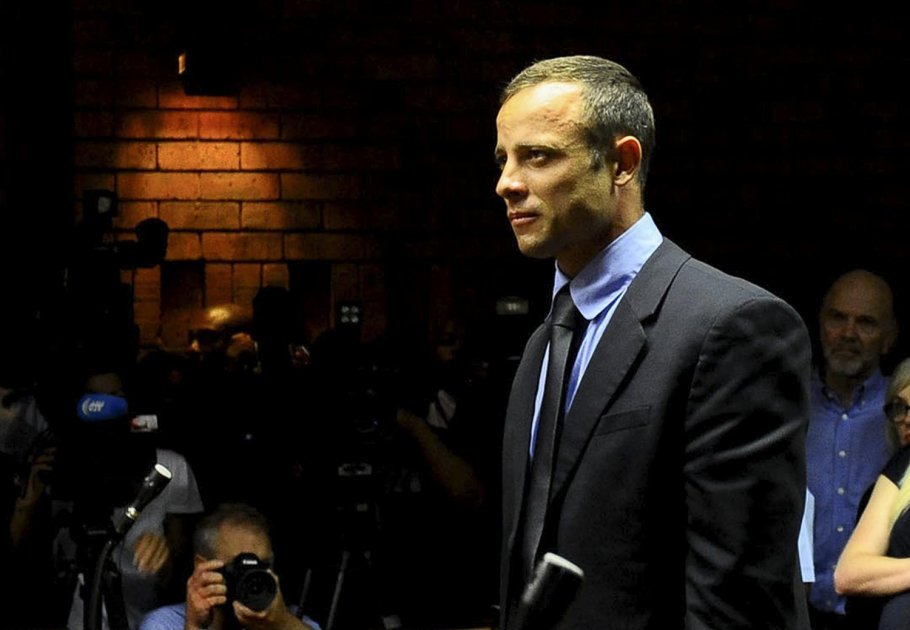 Pistorius niega entre lágrimas que quisiera matar a su novia