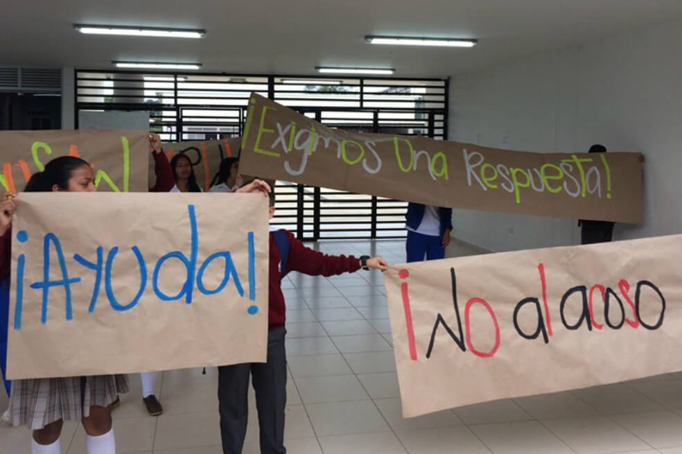 La profesora aseguró que, en un principio, las directivas del colegio no le creyeron a las niñas.  / Tomada de Facebook