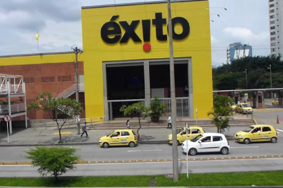Grupo Éxito reportó ganancias por $43.528 millones en 2016, cayeron 92%