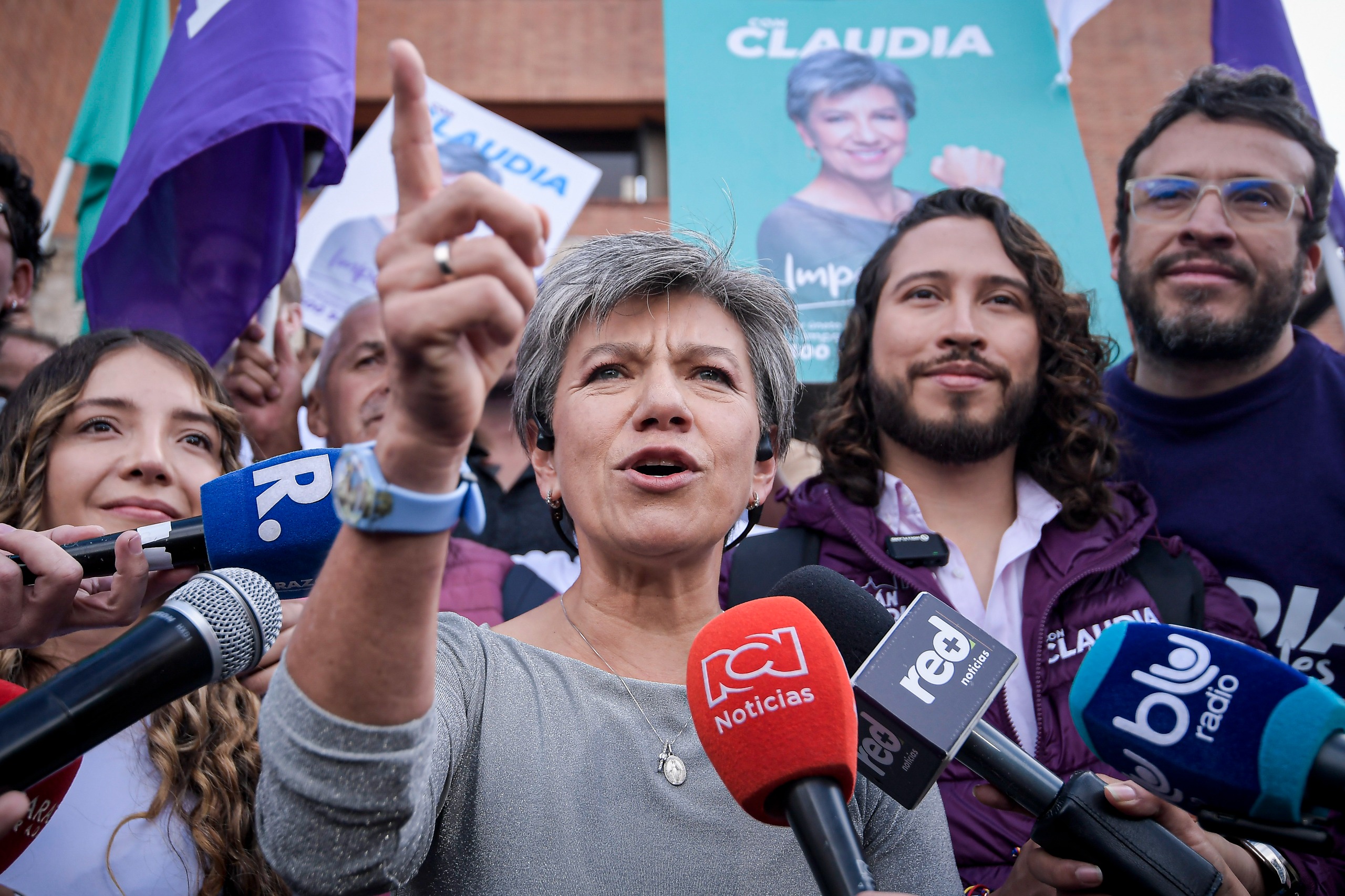 Claudia López inscribió su movimiento "Imparables" en la Registraduría para recolectar firmas.