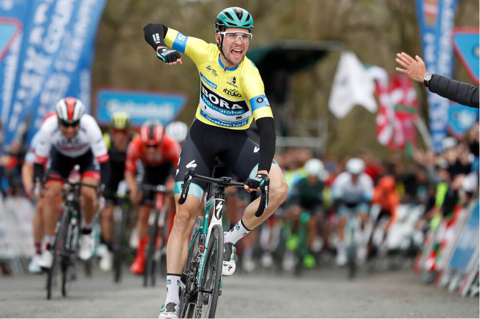 Schachmann ganó tercera etapa en el País Vasco y Martínez es cuarto