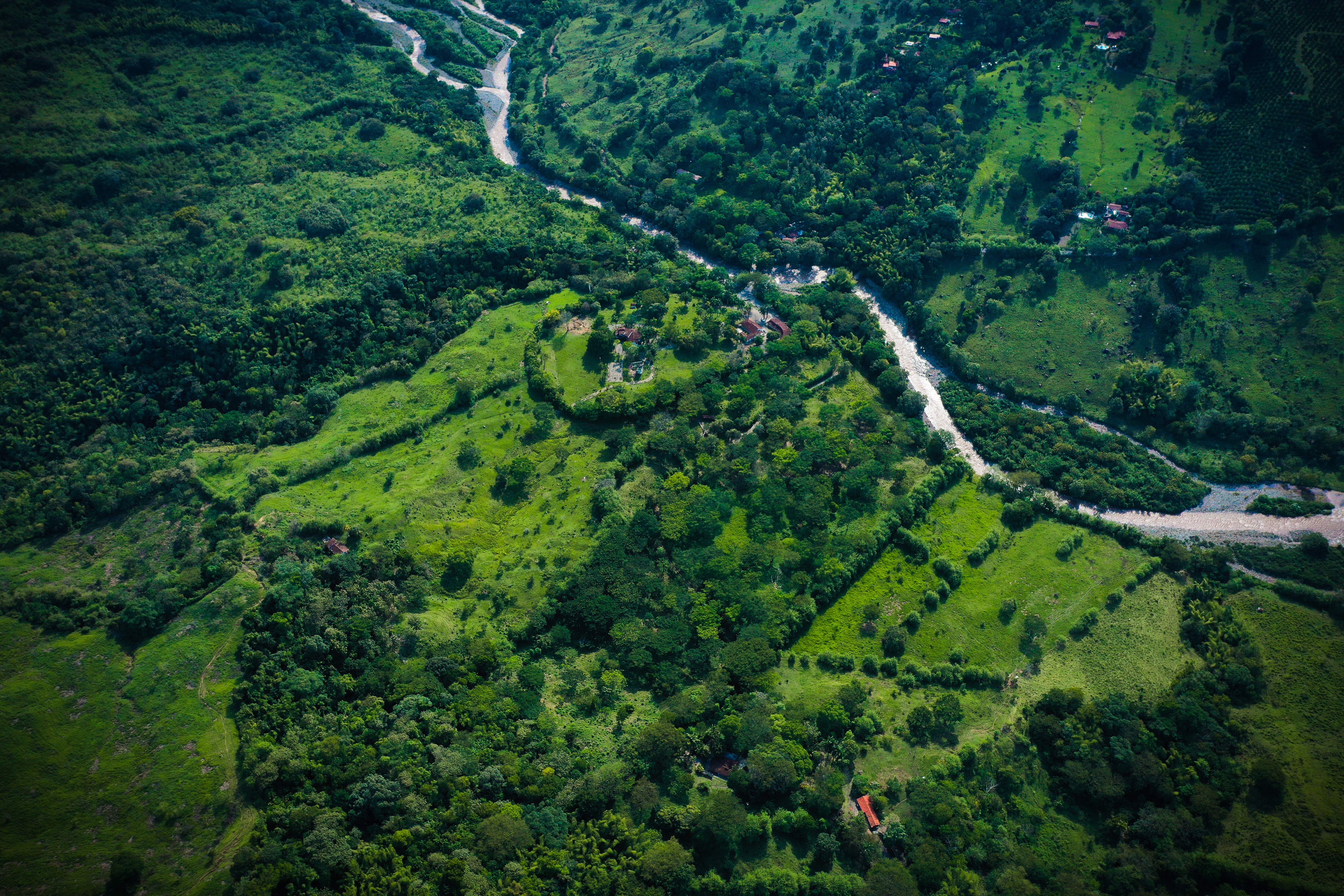 Río Cartama (Antioquia) una de las cuencas hidrográficas protegidas por la Fundación Argos.