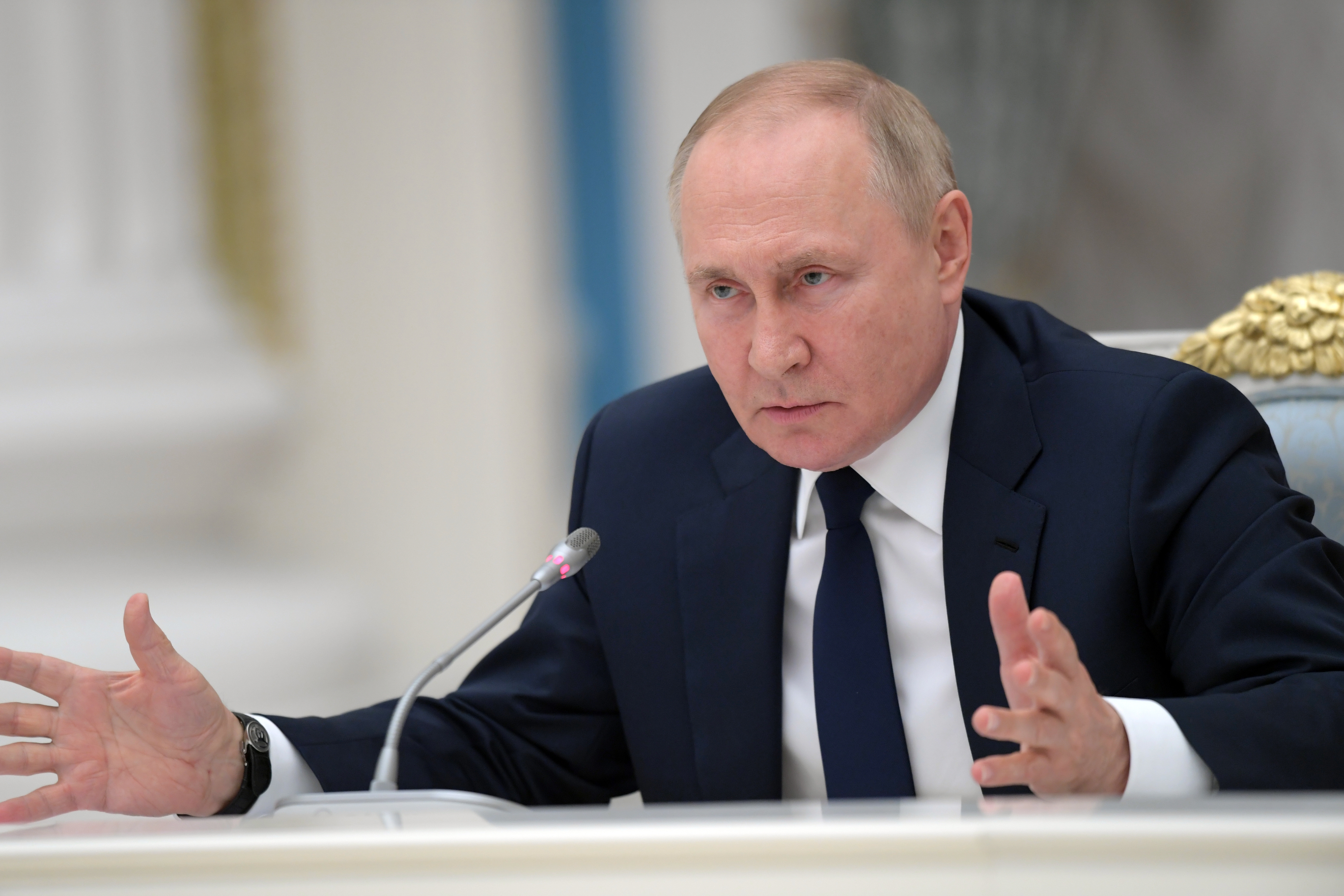 Moscow (Russian Federation), 06/07/2022.- Russian President Vladimir Putin attends a meeting with leaders of the Russian State Duma, the lower house of parliament, and heads of parliamentary factions at the Kremlin in Moscow, Russia, 07 July 2022. (Rusia, Moscú) EFE/EPA/ALEXEI NIKOLSKY/SPUTNIK/KREMLIN POOL MANDATORY CREDIT