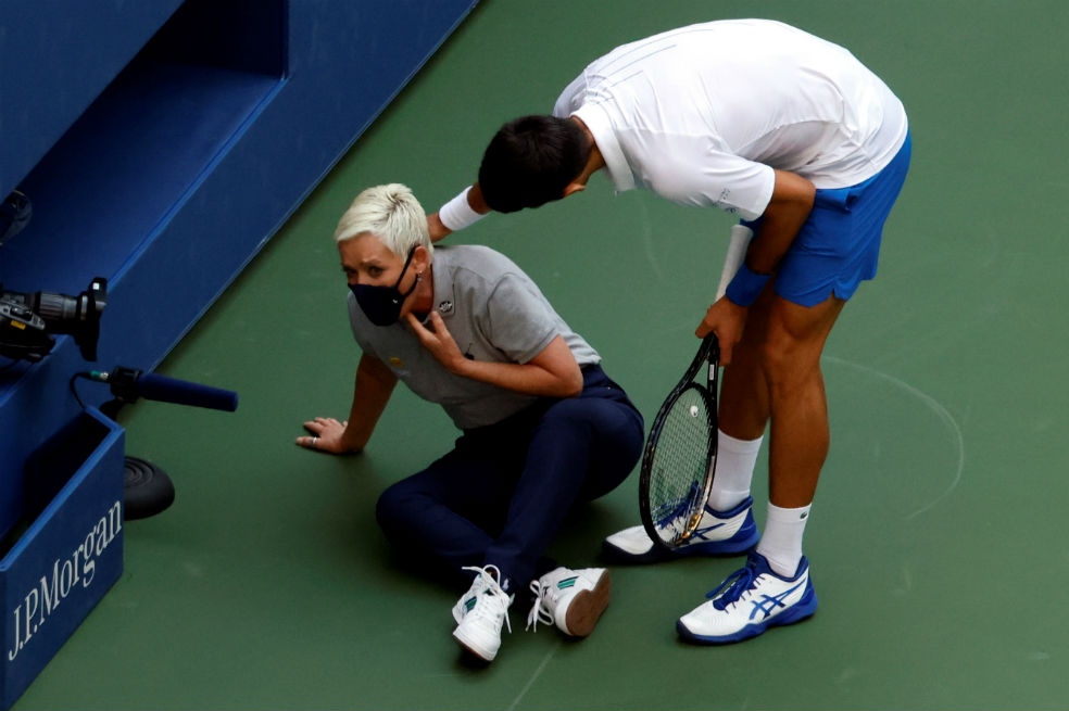 Novak Djokovic fue descalificado del US Open