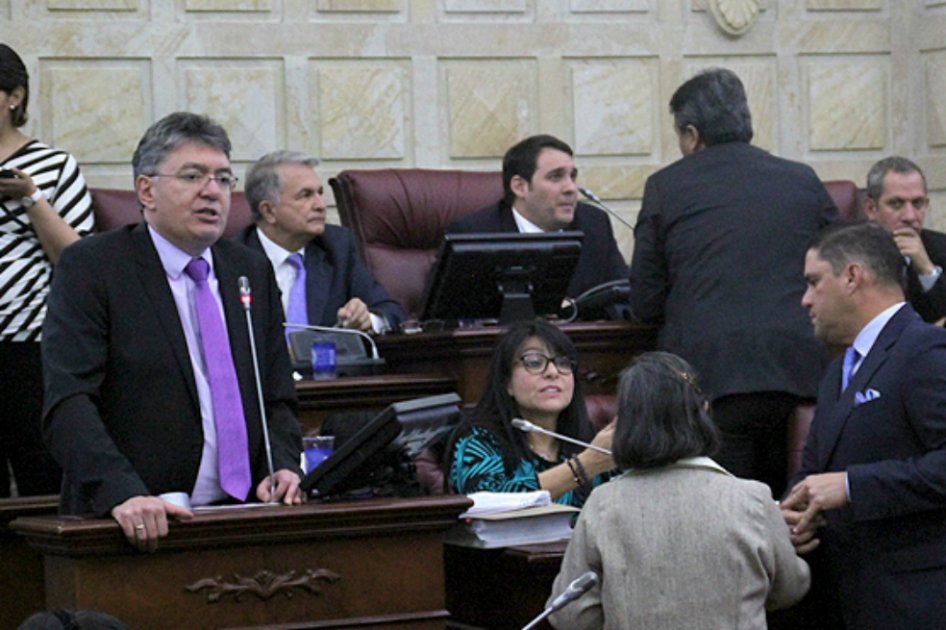 Plan Nacional de Desarrollo avanza en el Congreso a ‘pupitrazo limpio’