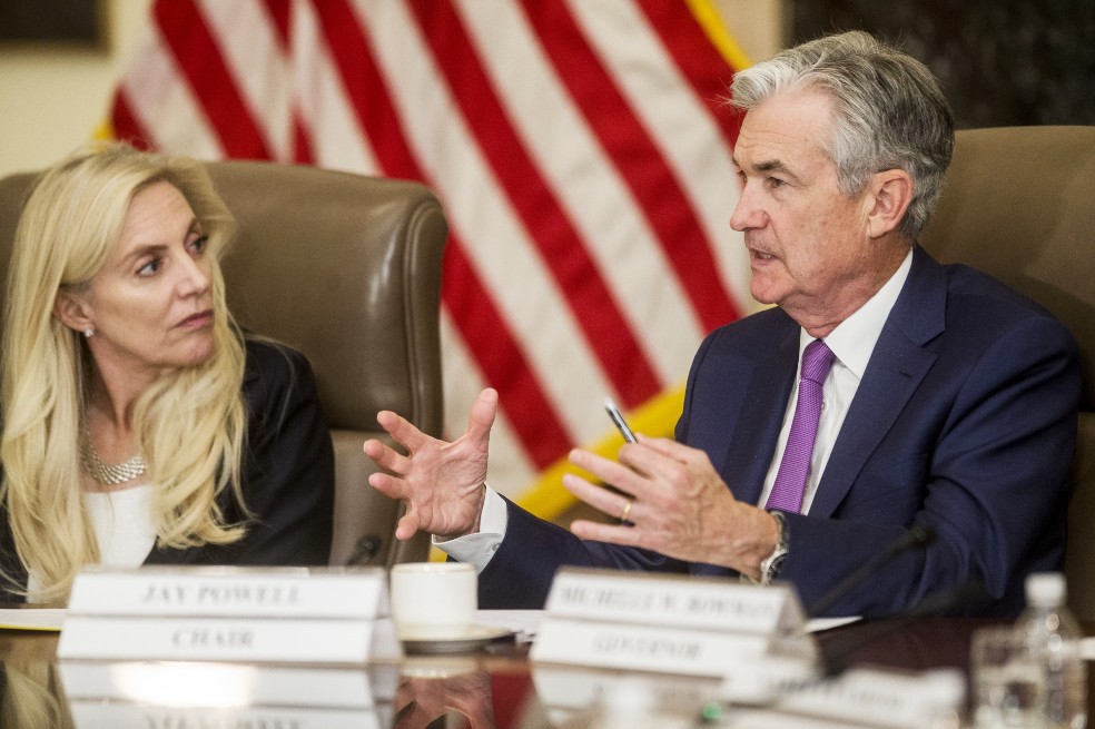 Lael Brainard y Jerome Powell durante un evento de la Fed en 2019.