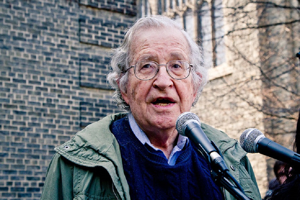Noam Chomsky alerta del peligro inminente de cambio climático