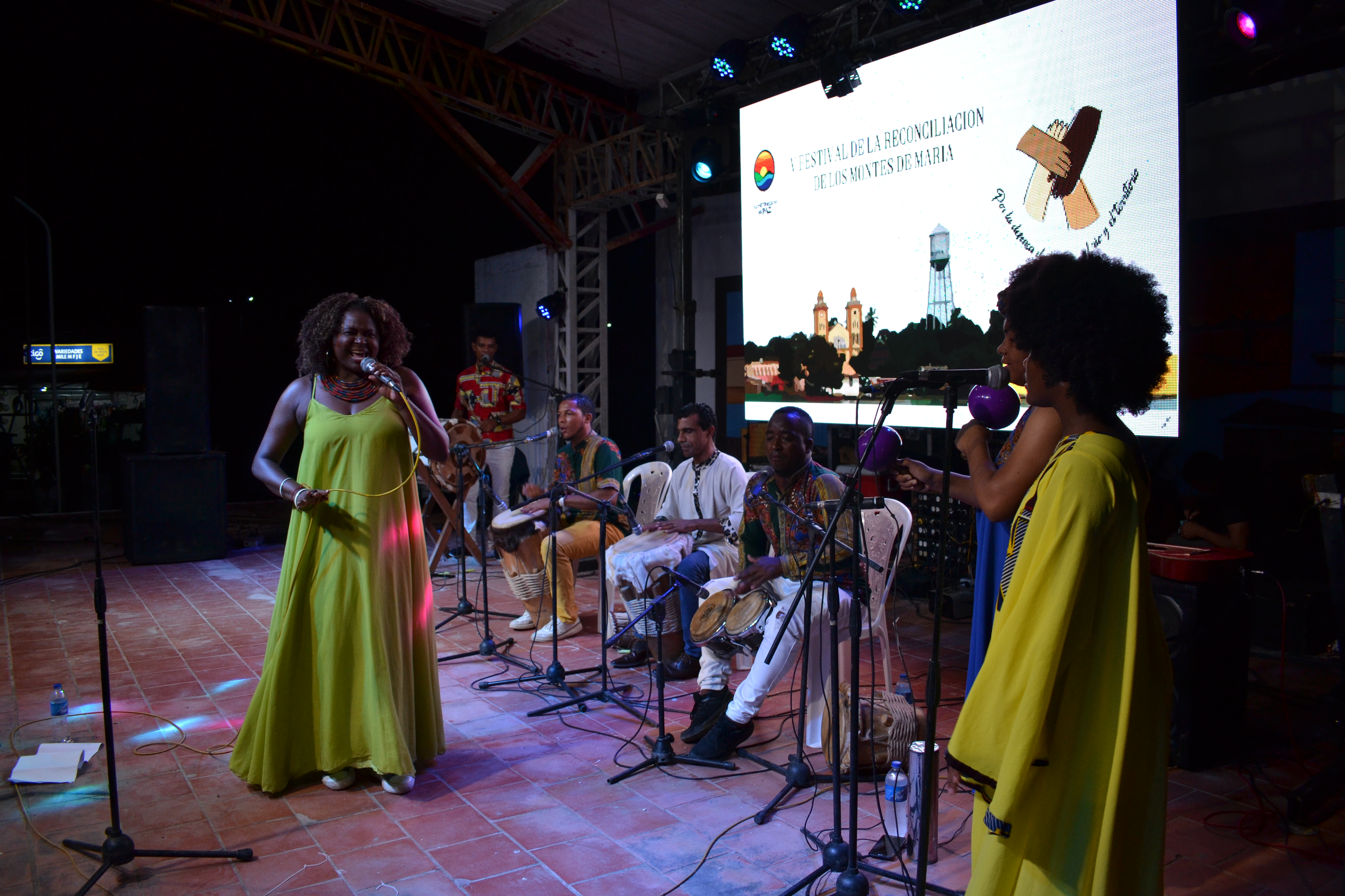 Muestra cultural de tambores durante el V Festival de la Reconciliación, en el municipio de Zambrano, Bolívar.