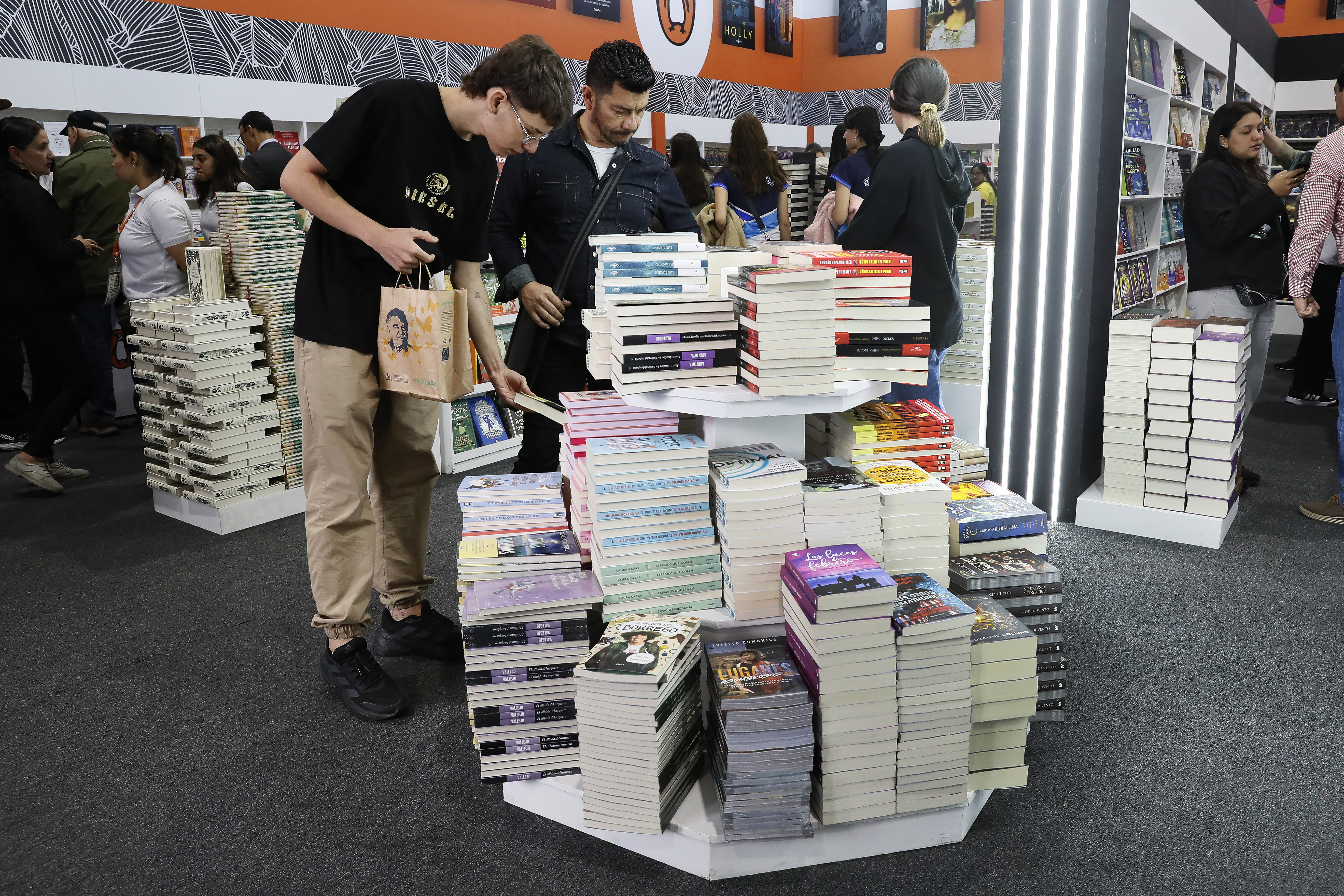 Programación Feria del Libro 21 de abril: horarios, eventos e invitados