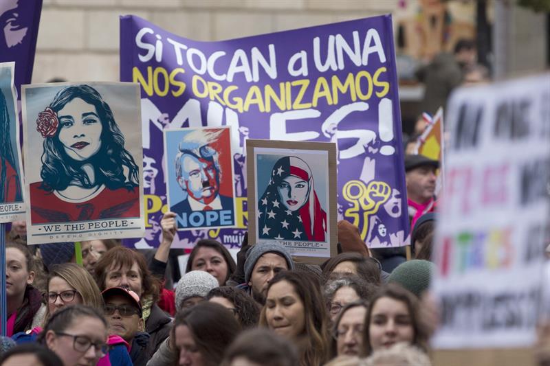 En este mundo que nos ha acostumbrado al aparentemente imparable auge de movimientos populistas y nacionalistas de ultraderecha (y algunos, aunque menos exitosos, de ultraizquierda), todos hostiles a las libertades individuales y al respeto por la democracia, no es menor el simbolismo de estas marchas. / Foto: Efe - Quique García