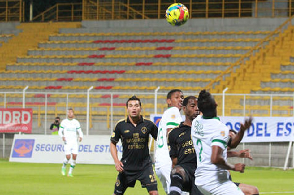 Alexis García debutó como DT de Fortaleza con empate ante Cali