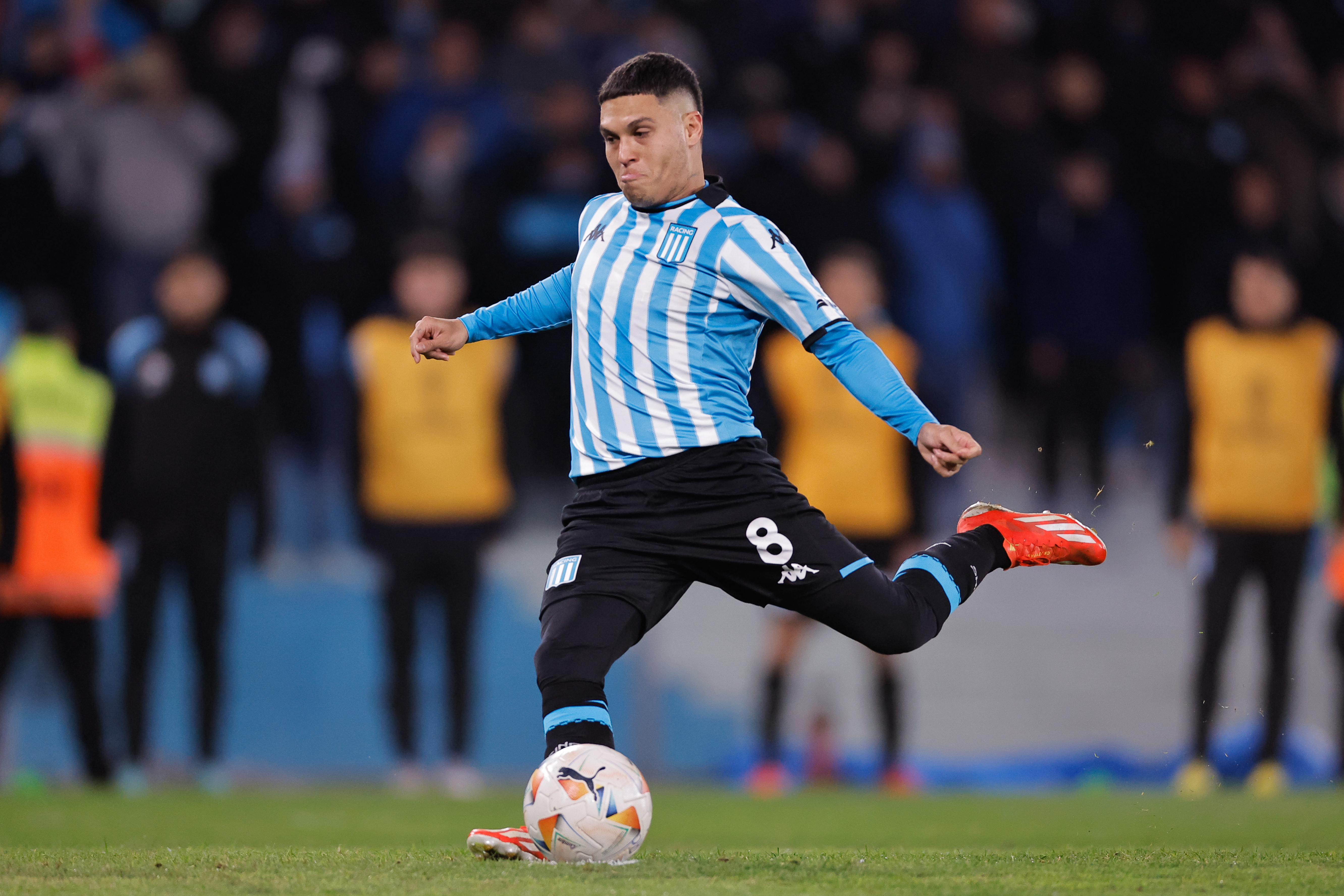 La pelota siempre a Juan Fernando Quintero