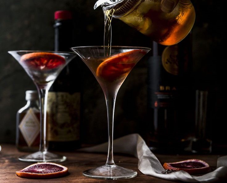 Paso a paso para preparar un coctel Manhattan fácilmente en casa