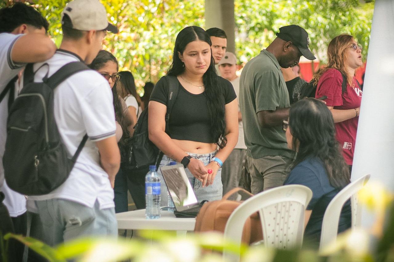 Más de 50 empresas ofrecerán empleos en Medellín, ¿cómo postularse y dónde será?