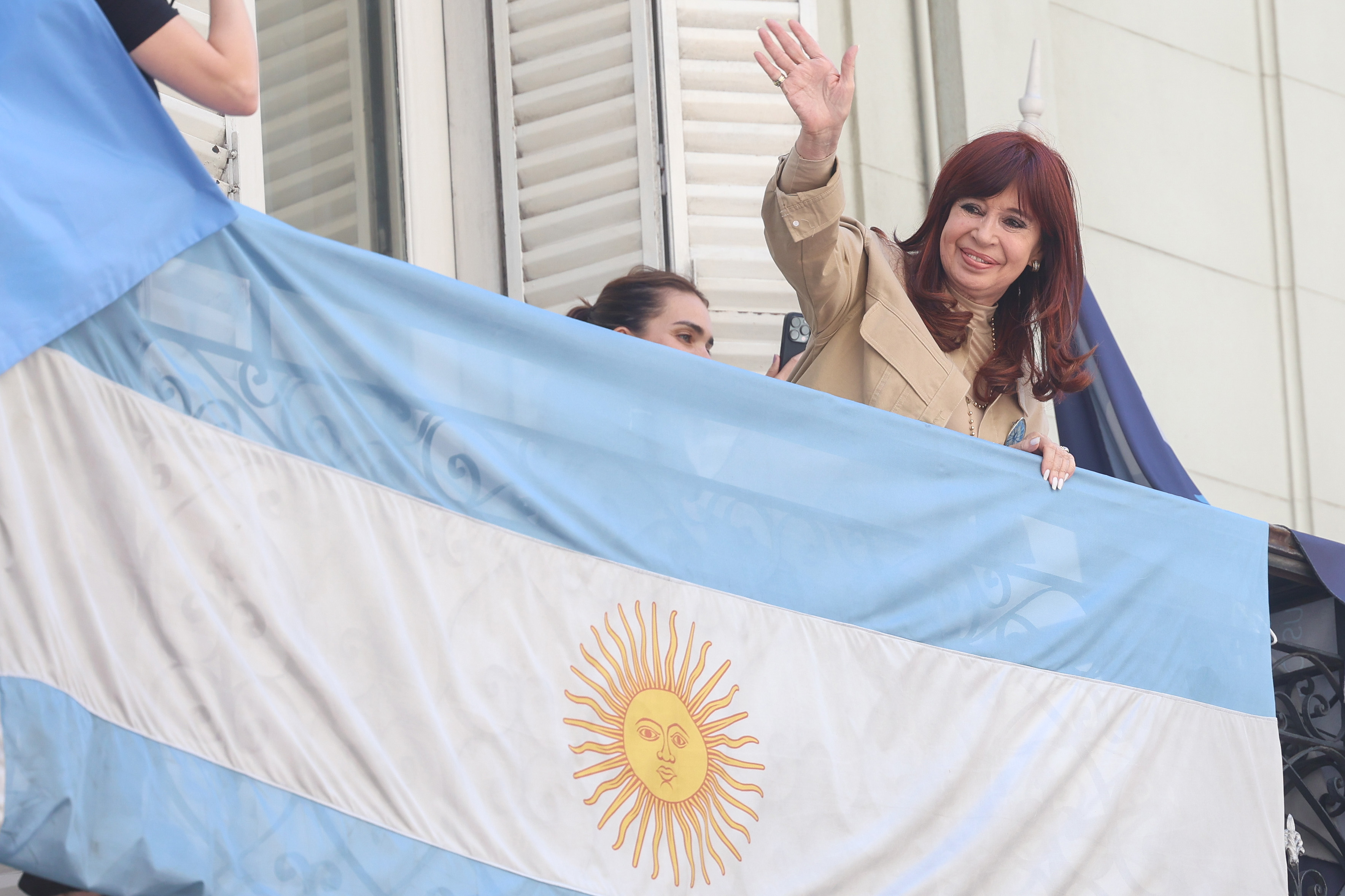 Cristina Fernández podrá usar su balcón: la Justicia aclara tras polémica