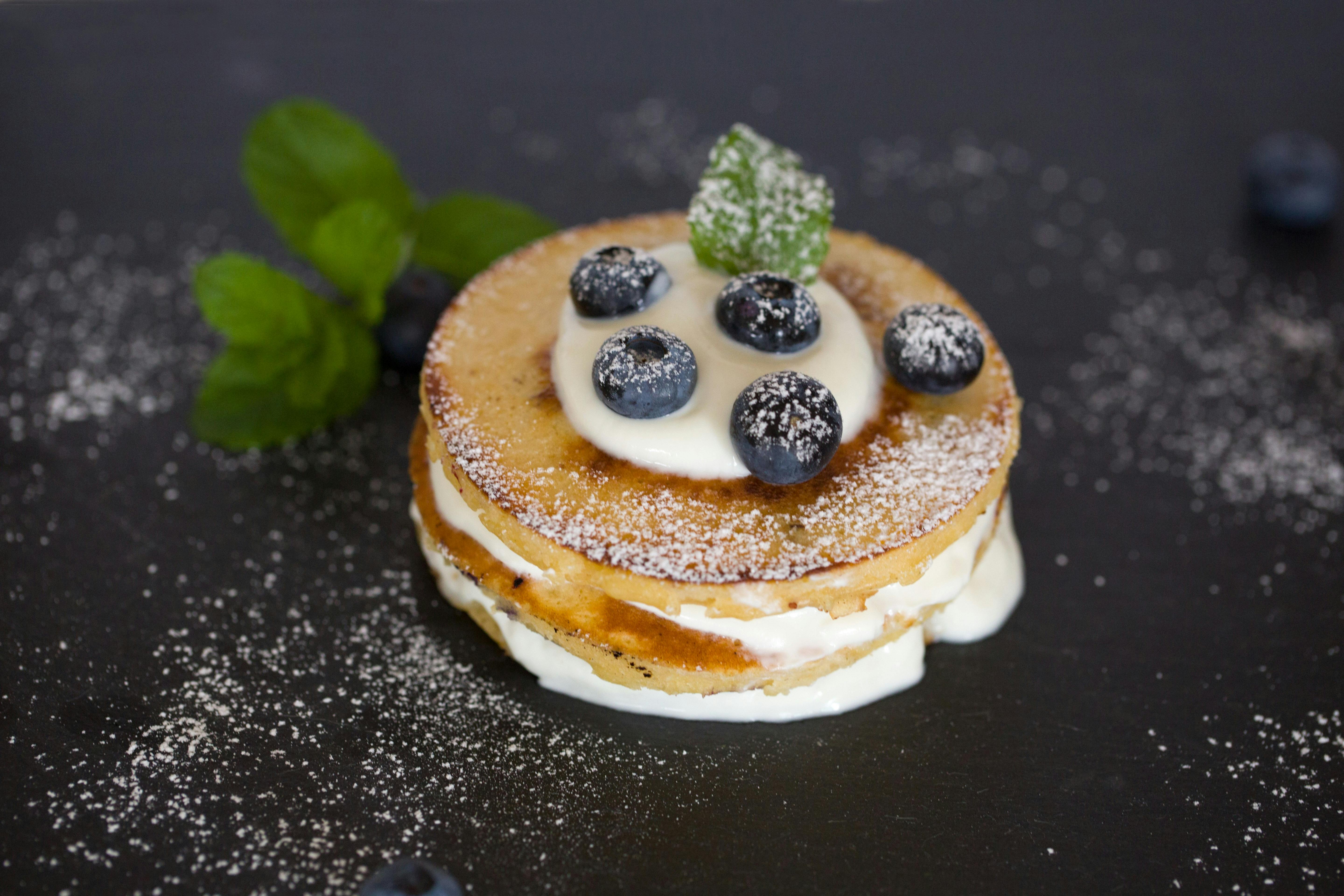 “Pancakes” de limón y semillas de amapola