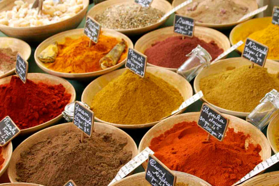 Aprenda a utilizar los condimentos en la cocina