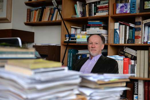 Andrés Hoyos: “Nadie nos prometió un jardín de rosas”
