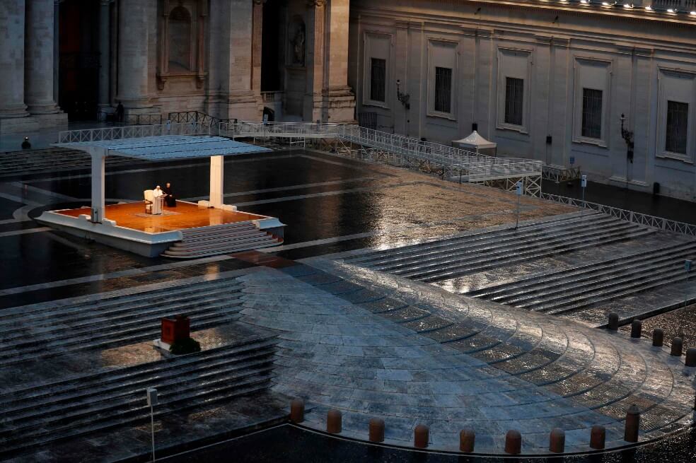 El Papa Francisco bendice al mundo y llama a la reflexión en medio de la pandemia