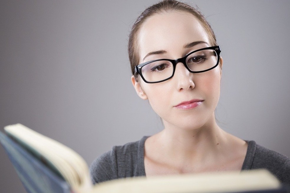 Sagitario: Su sed de conocimiento es bastante amplia. No se conforman con lo que saben y suelen estudiar constantemente para seguir extendiendo sus saberes. Sagitario suele ser como un estudiante de maestría que asiste a múltiples charlas y clases para actuar con conocimiento.

Su perseverancia los lleva a conseguir sus metas, por lo que se caracterizan por su sabiduría al momento de ejecutar sus planes en diferentes ámbitos de su vida.