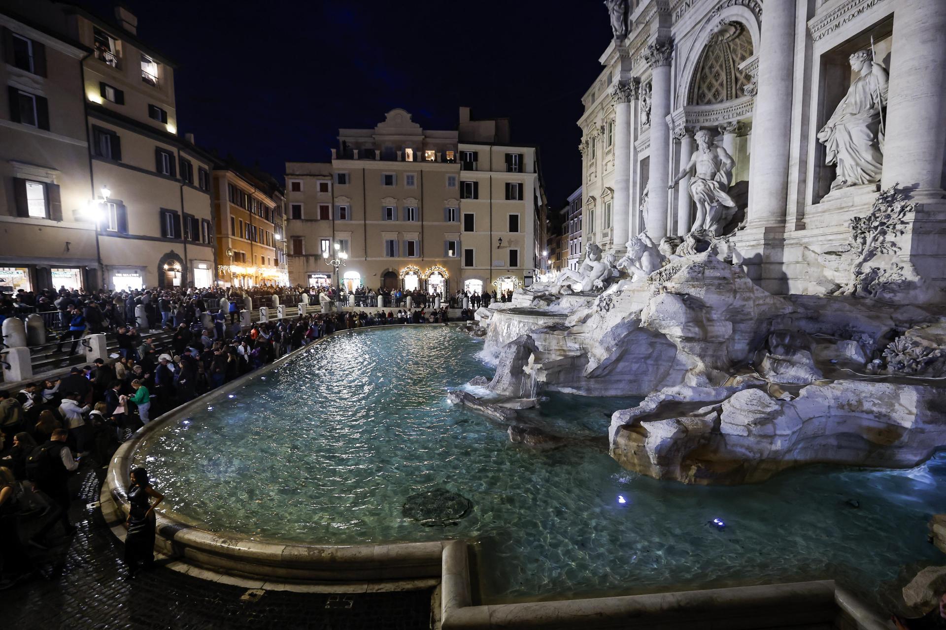 Los turistas deberán pagar para acercarse a la Fontana di Trevi: así será el nuevo sistema