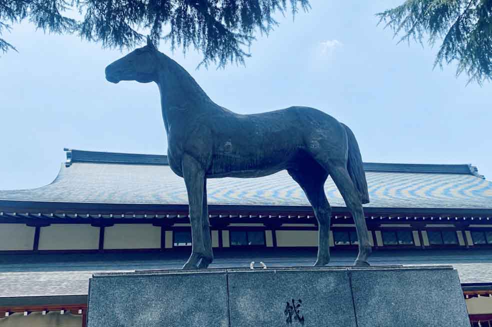 Torre de Tokio: caballos politizados