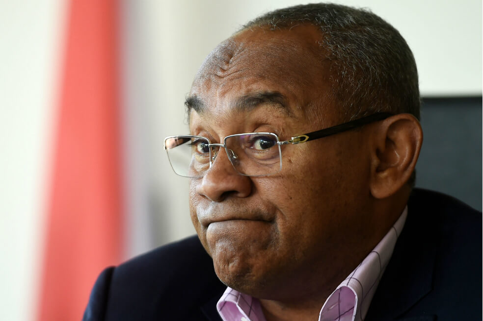 El presidente de la Confederación Africana de Fútbol, detenido en París por un presunto caso de corrupción 