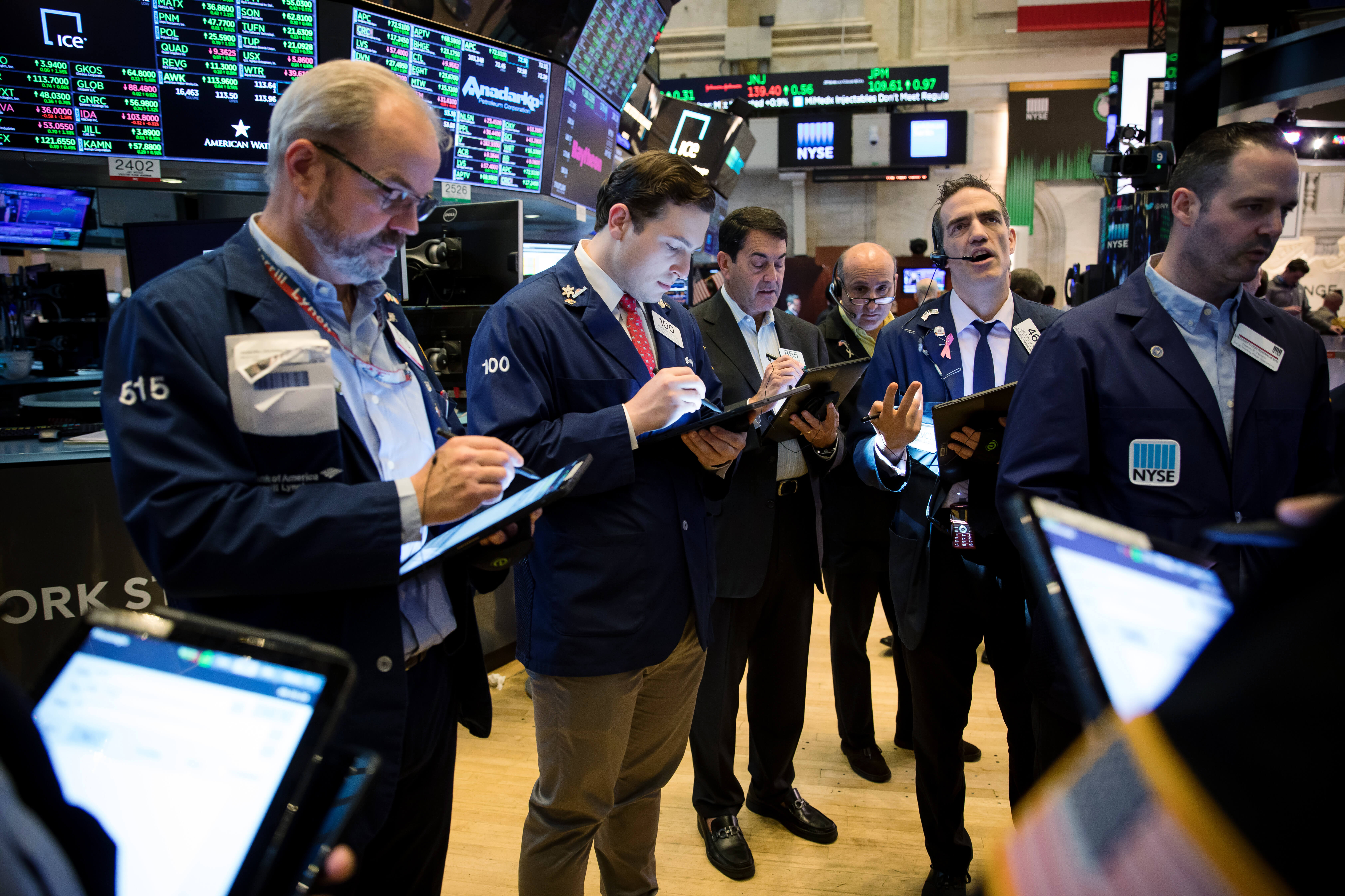 Acciones de GM, Ford y Fiat Chrysler caen por amenazas de Trump