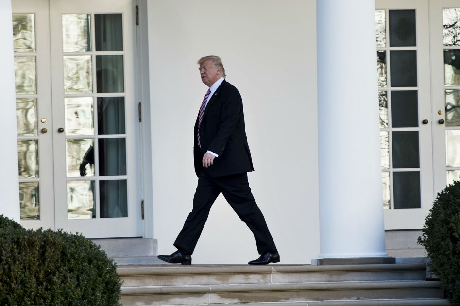Trump quiere costear el muro con impuesto de 20% a productos de México