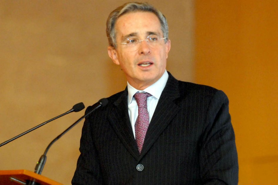 Fracasó conciliación entre Uribe y Colectivo de Abogados