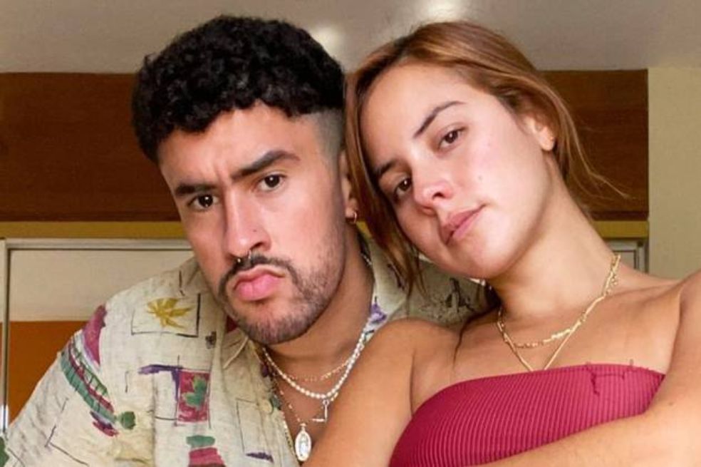 El mismo Bad Bunny avivó rumores de una posible separación con Gabriela Berlingeri y confesó una posible soltería.