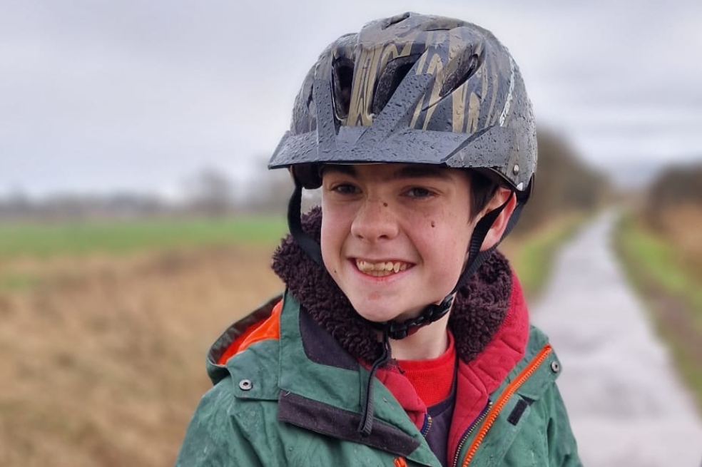 Por primera vez, insertan implante cerebral a un joven para tratar la epilepsia