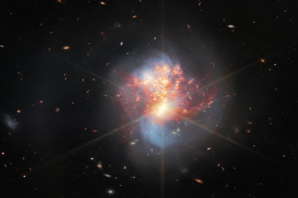 El James Webb captura a dos galaxias entrelazadas que chocan entre sí