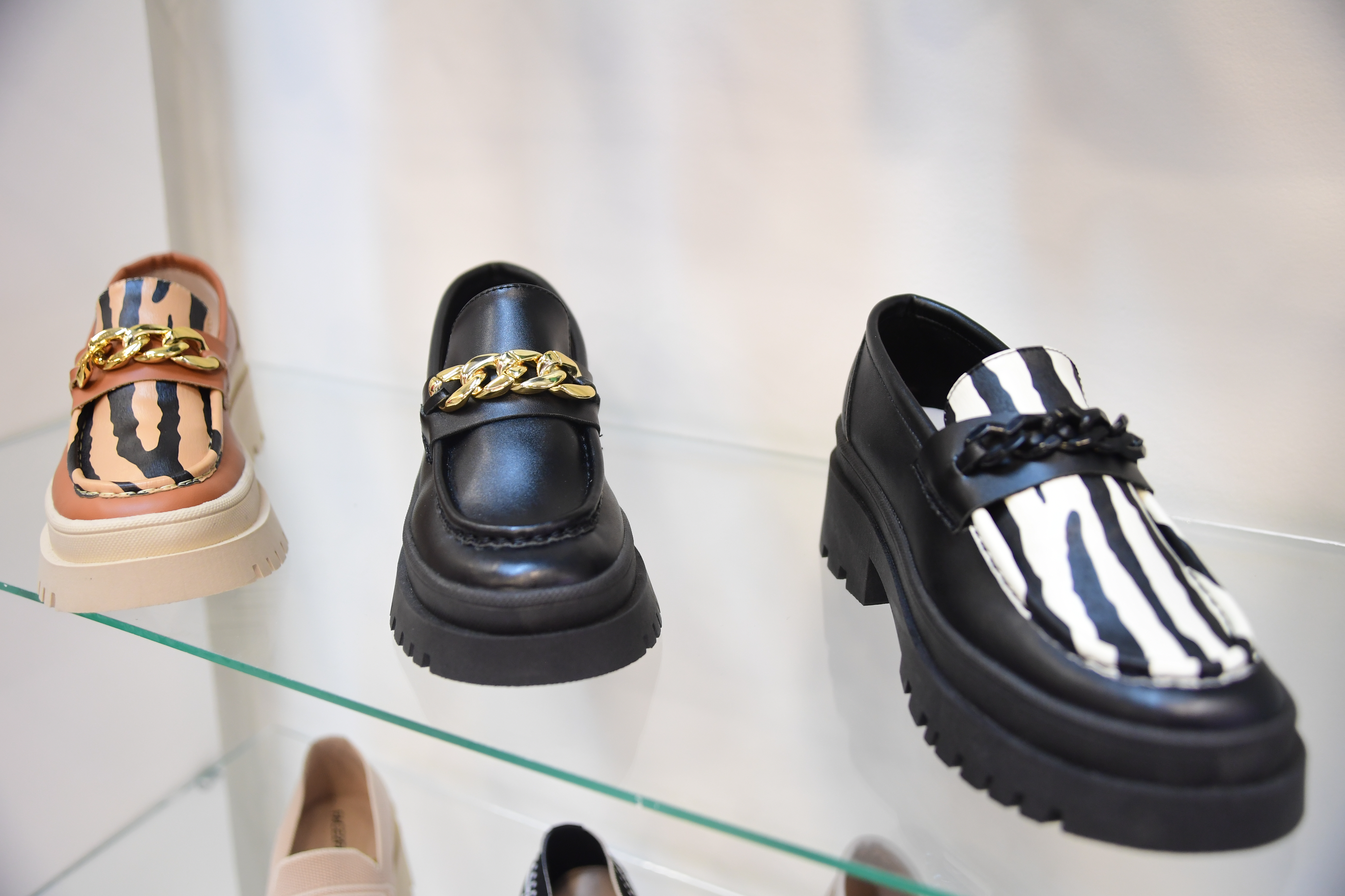 Así puede limpiar los zapatos de charol para que no se dañen