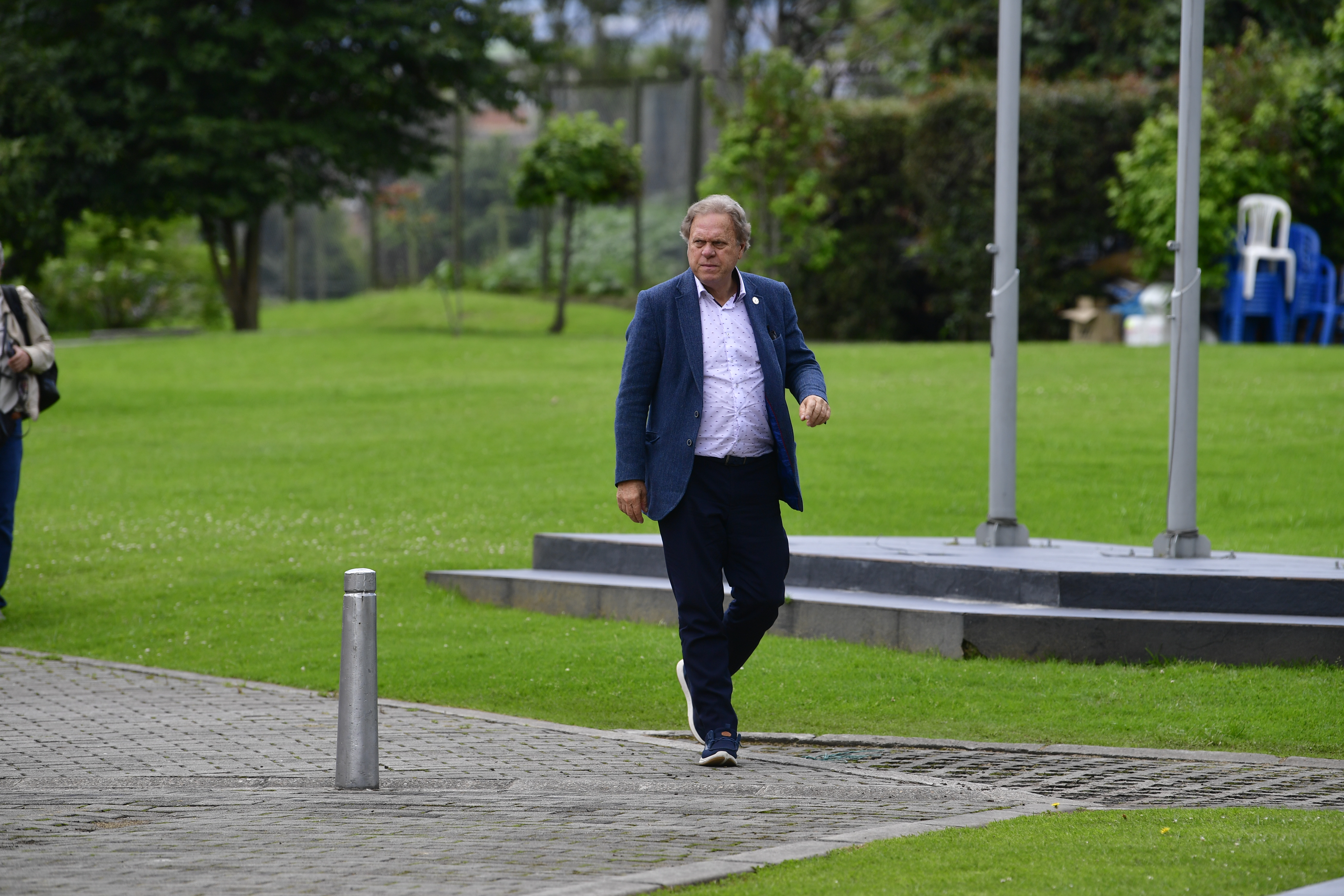 Un documento indica que Ramón Jesurun no puede ser reelegido como presidente de la FCF