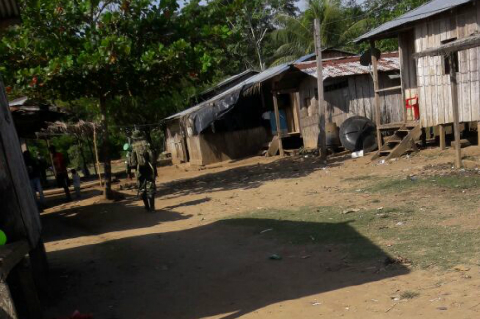 Hallan muerto a hijo de reclamante de tierras en una carretera de Chocó