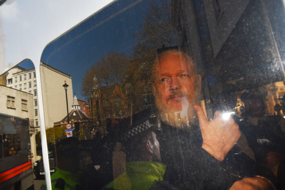 Por riesgo de suicidio, EE. UU. pide evaluar salud mental de Julian Assange