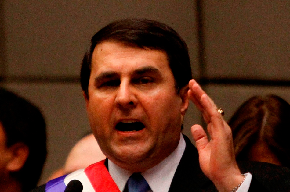 Presidencia de Paraguay veta ley que exige llamar «honorables» a los congresistas
