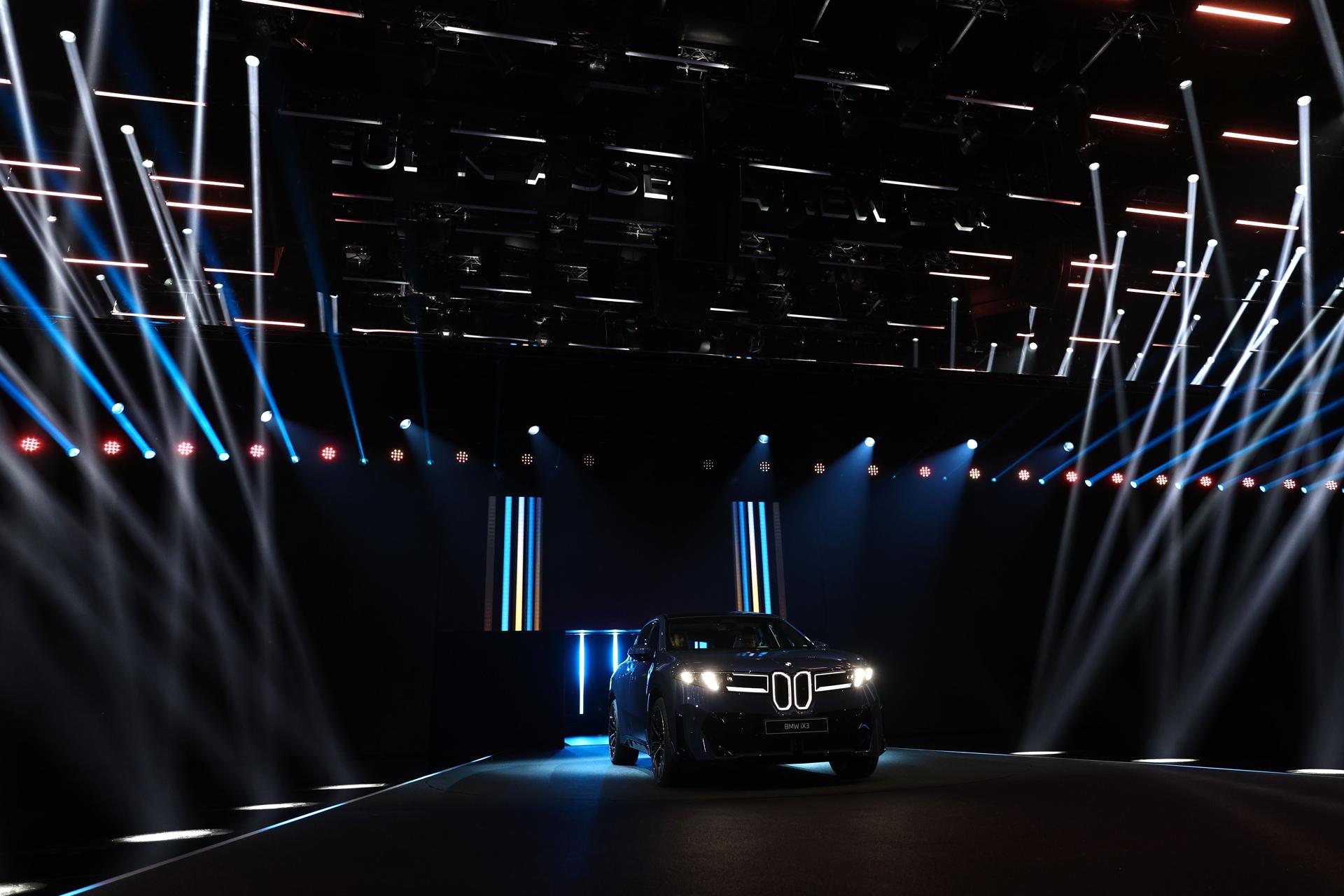 MUNICH (Germany), 05/09/2025.- The New Class BMW iX3 vehicle is presented during its World premiere in Munich, Germany, 05 September 2025. The International Motor Show Germany IAA MOBILITY 2025 takes place in Munich from 09 to 14 September 2025, featuring numerous world premieres, and focuses on electric mobility and digitization. (Alemania) EFE/EPA/ANNA SZILAGYI
