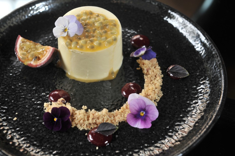 Pasos para preparar panna cotta de gulupa