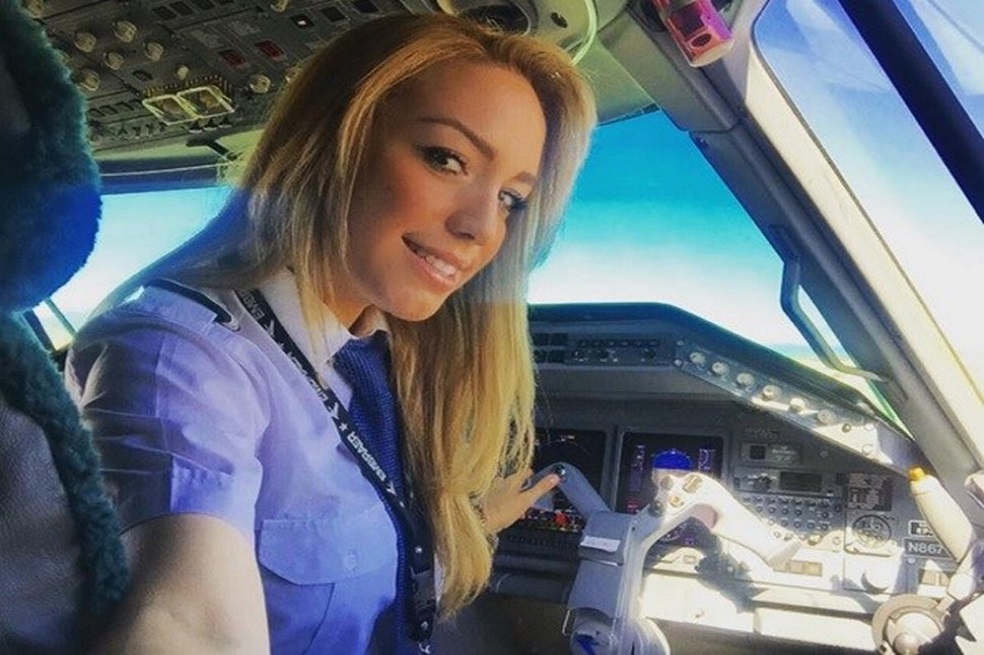 La piloto que hizo el #KikiChallenge con un avión