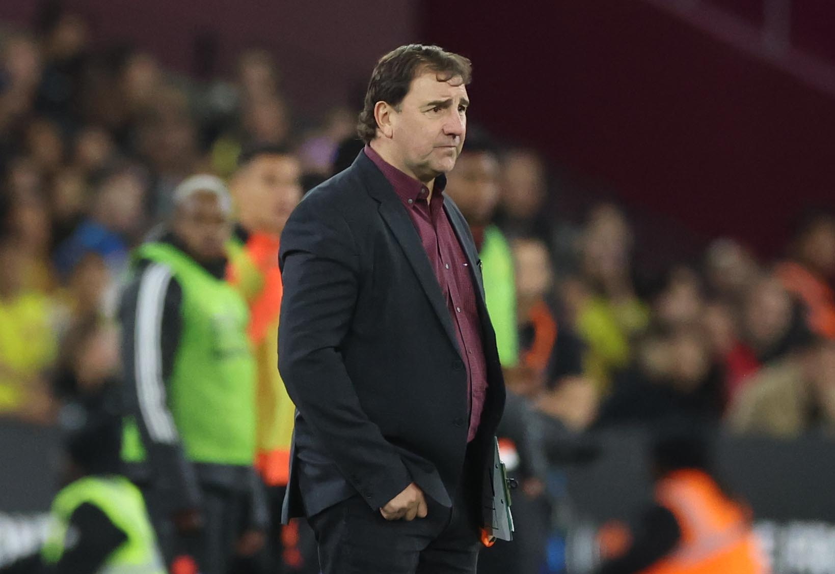 London (United Kingdom), 22/03/2024.- Colombia'Äôs manager Nestor Gabriel Lorenzo follows the friendly international soccer match between Spain and Colombia in London, Britain, 22 March 2024. (Futbol, Amistoso, España, Reino Unido, Londres) EFE/EPA/NEIL HALL