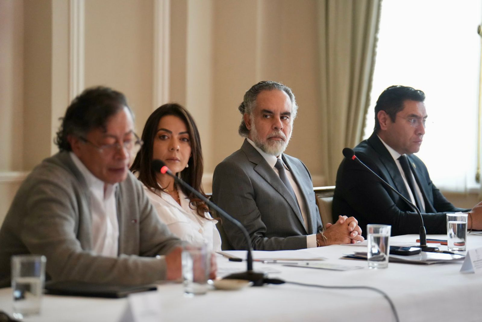 Seguridad, software y garantías: este es el balance de la reunión de Petro con observadores
