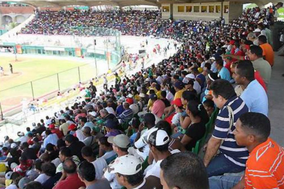 Este viernes inicia la Liga de Béisbol de Colombia. Foto: Claro.