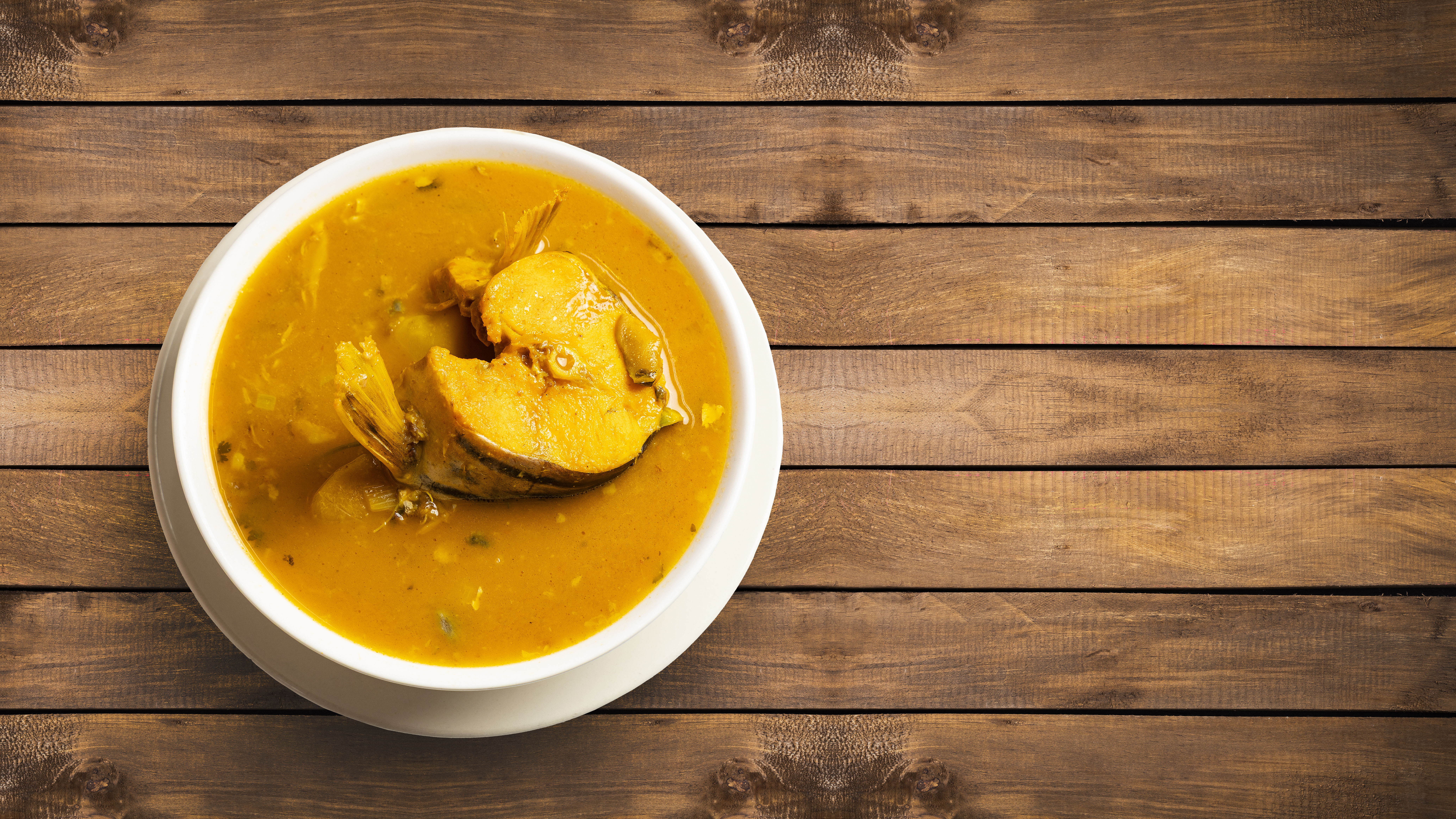 Cómo preparar sancocho de pescado con leche de coco
