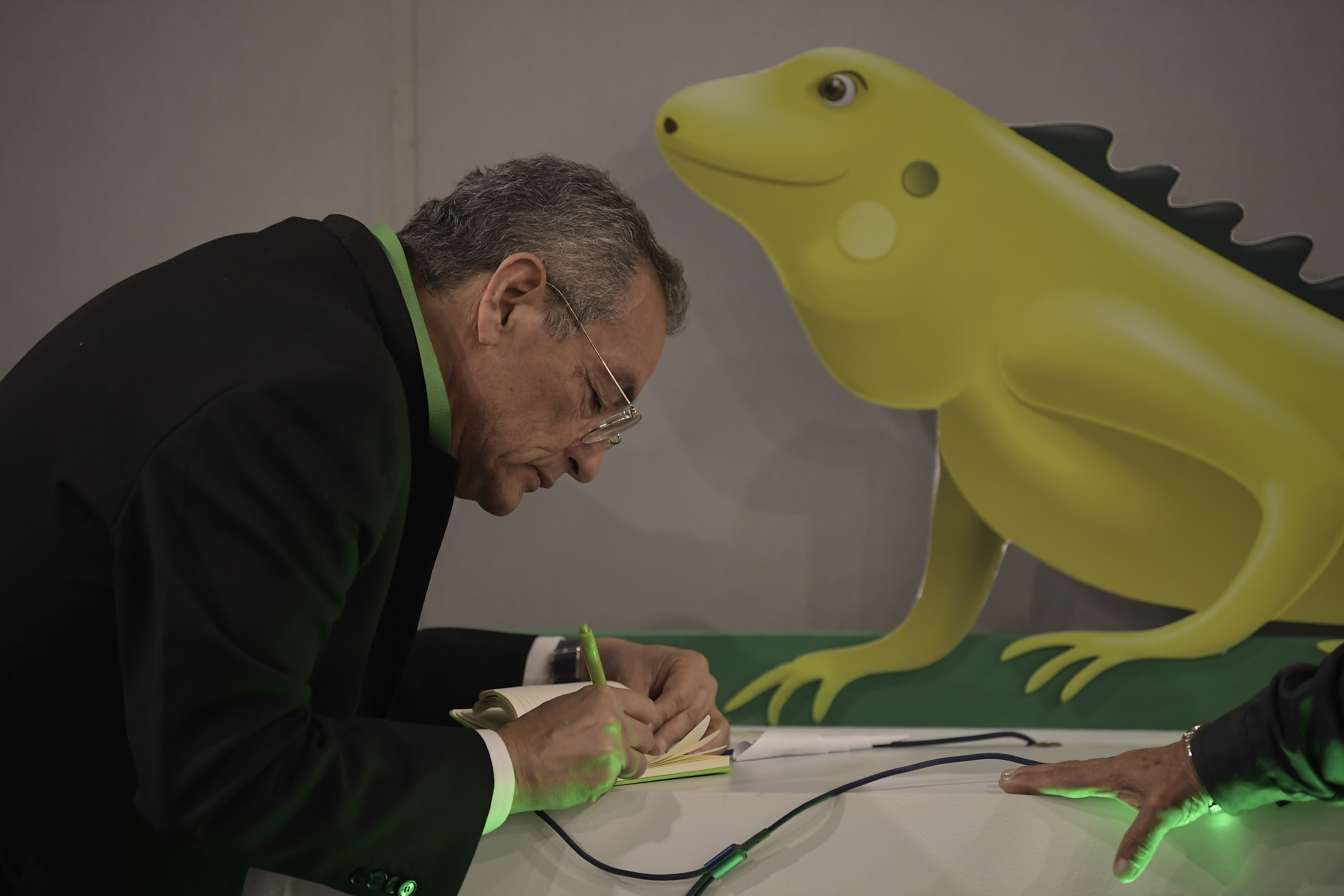 Accionistas acudieron a la Asamblea general de Ecopetrol 2024, que se adelanta en Corferias (Bogotá), para abordar temas claves, como la designación de nuevos miembros para la junta directiva, presentación de los más estados financieros 2023 y el cambio de la razón social de la empresa.